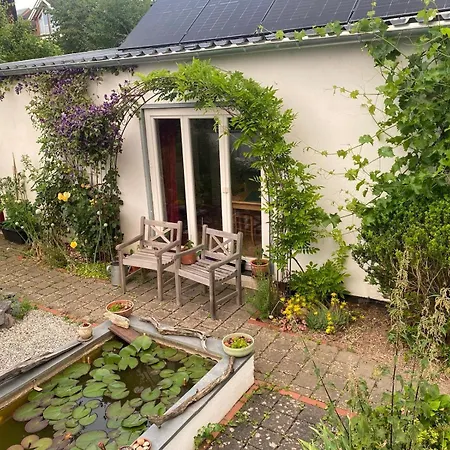 Haeuschen Mit Gartenblick Idstein Exterior photo